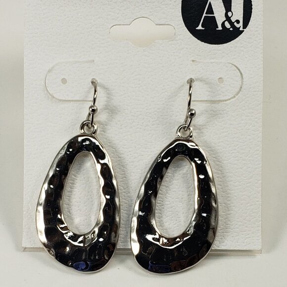 Hammered Silver Teardrop Earrings – Lightweight Dangle Fashion Jewelry for Women - Picture 4 of 5